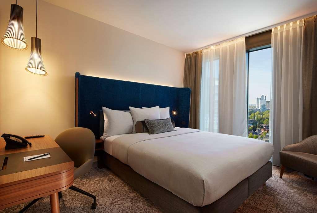 ไฮเปเรียน โฮเต็ล มึนเชิน Hotel มิวนิก ห้อง รูปภาพ A room at the hotel