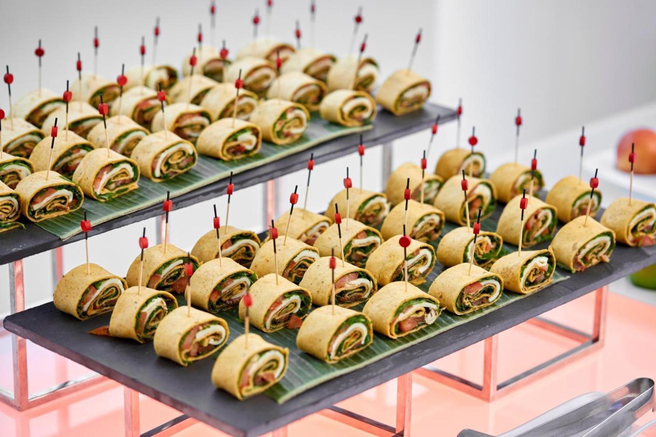 ไฮเปเรียน โฮเต็ล มึนเชิน Hotel มิวนิก ภายนอก รูปภาพ Canapés
