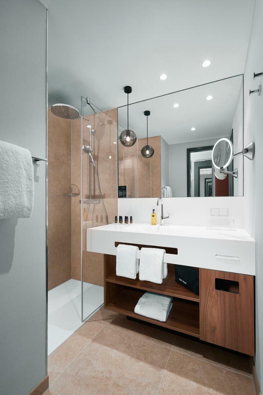 ไฮเปเรียน โฮเต็ล มึนเชิน Hotel มิวนิก ภายนอก รูปภาพ Bathroom