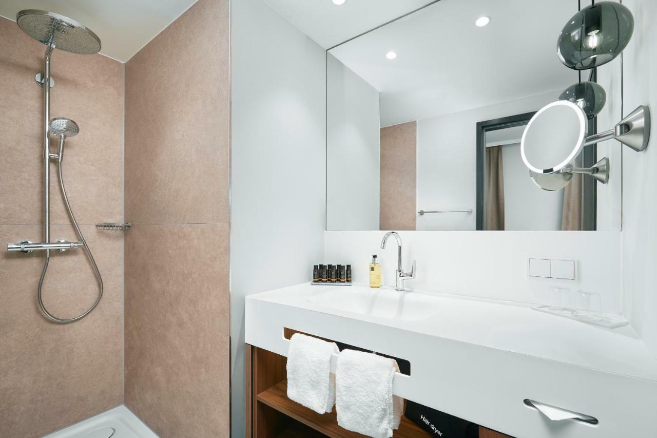 ไฮเปเรียน โฮเต็ล มึนเชิน Hotel มิวนิก ภายนอก รูปภาพ Bathroom