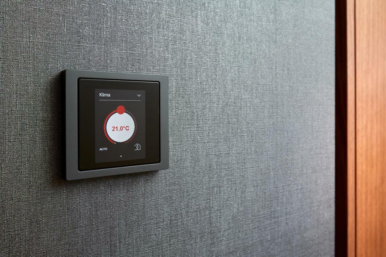 ไฮเปเรียน โฮเต็ล มึนเชิน Hotel มิวนิก ภายนอก รูปภาพ A wall-mounted thermostat